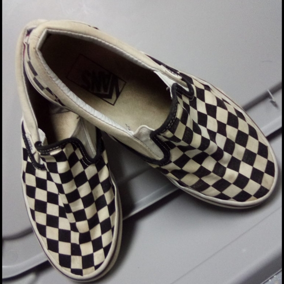 A used pair of vans - Picture 2 of 4